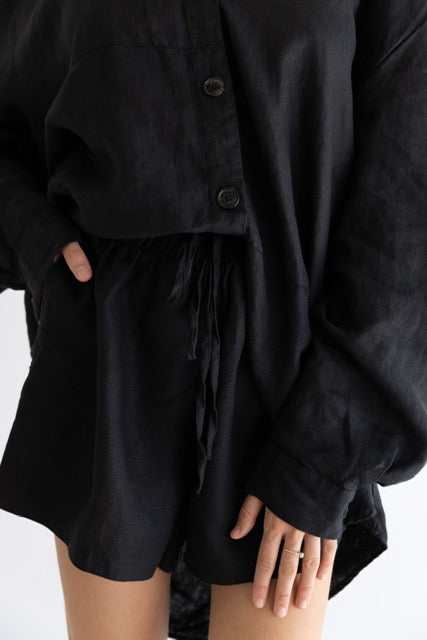 Relaxed Linen Short | Noir $135