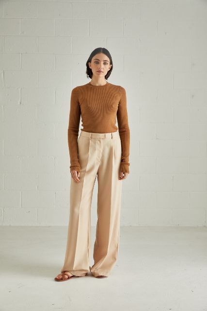 The Signature Relaxed Tailored Pleated Trouser | Melting Moment $550