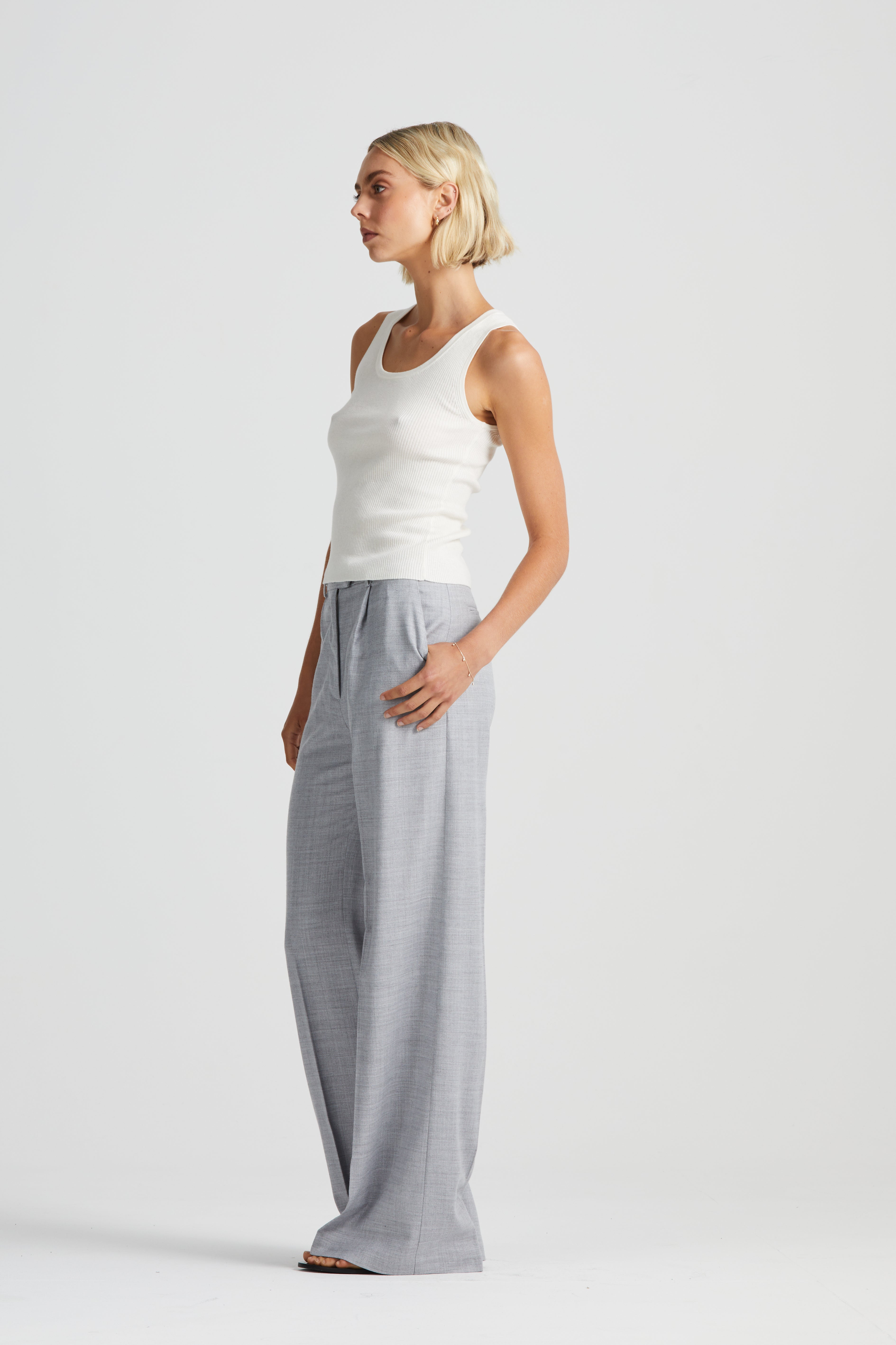 The Signature Relaxed Tailored Pleated Trouser | Grey $540